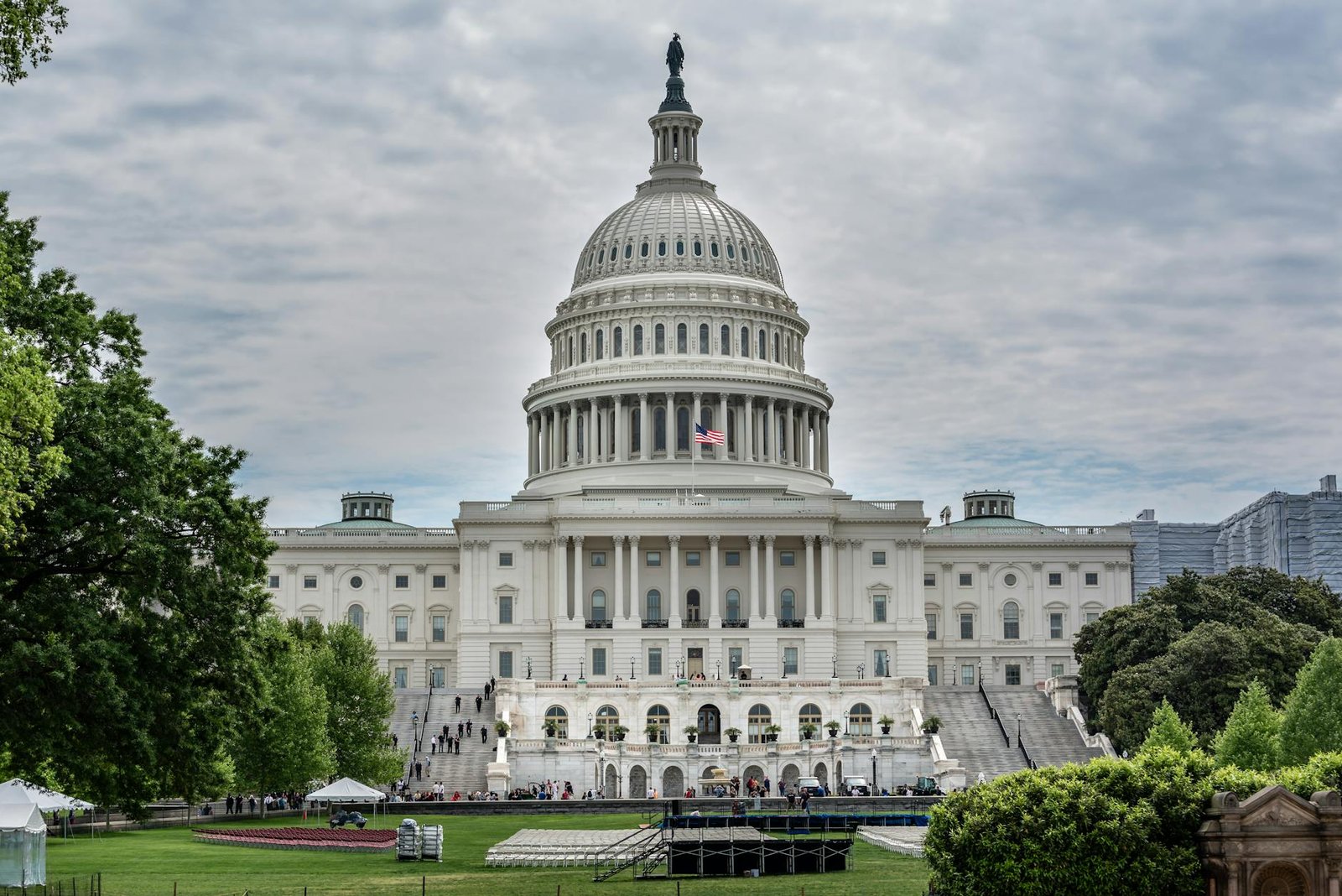 US Senators Call for Federal Investigation into Binance's Sanctions Compliance