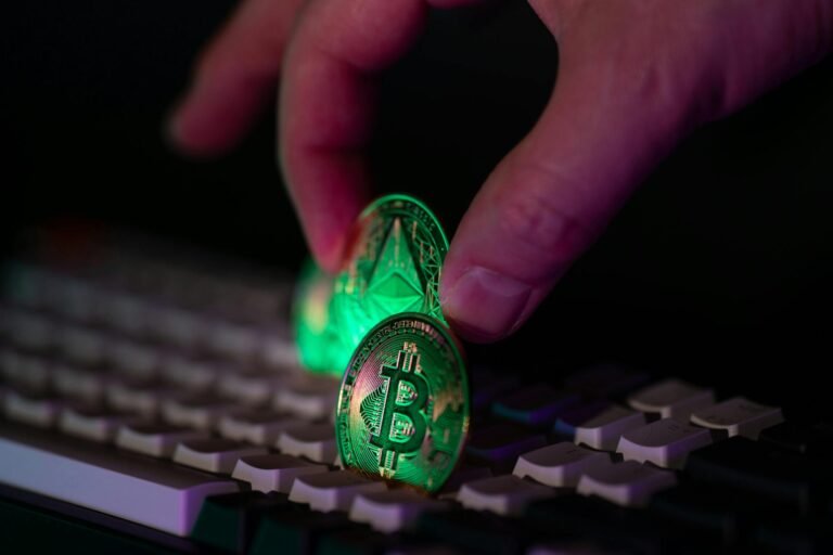 Tom Lee Claims Ethereum Could Rebound ‘As Fast As It Fell’ — Even as Critics Push Back