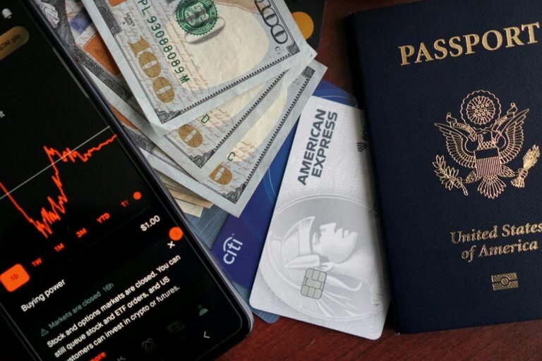 Tech Giants Meta, Coinbase, and Kraken Vie for Crypto Superapp Dominance