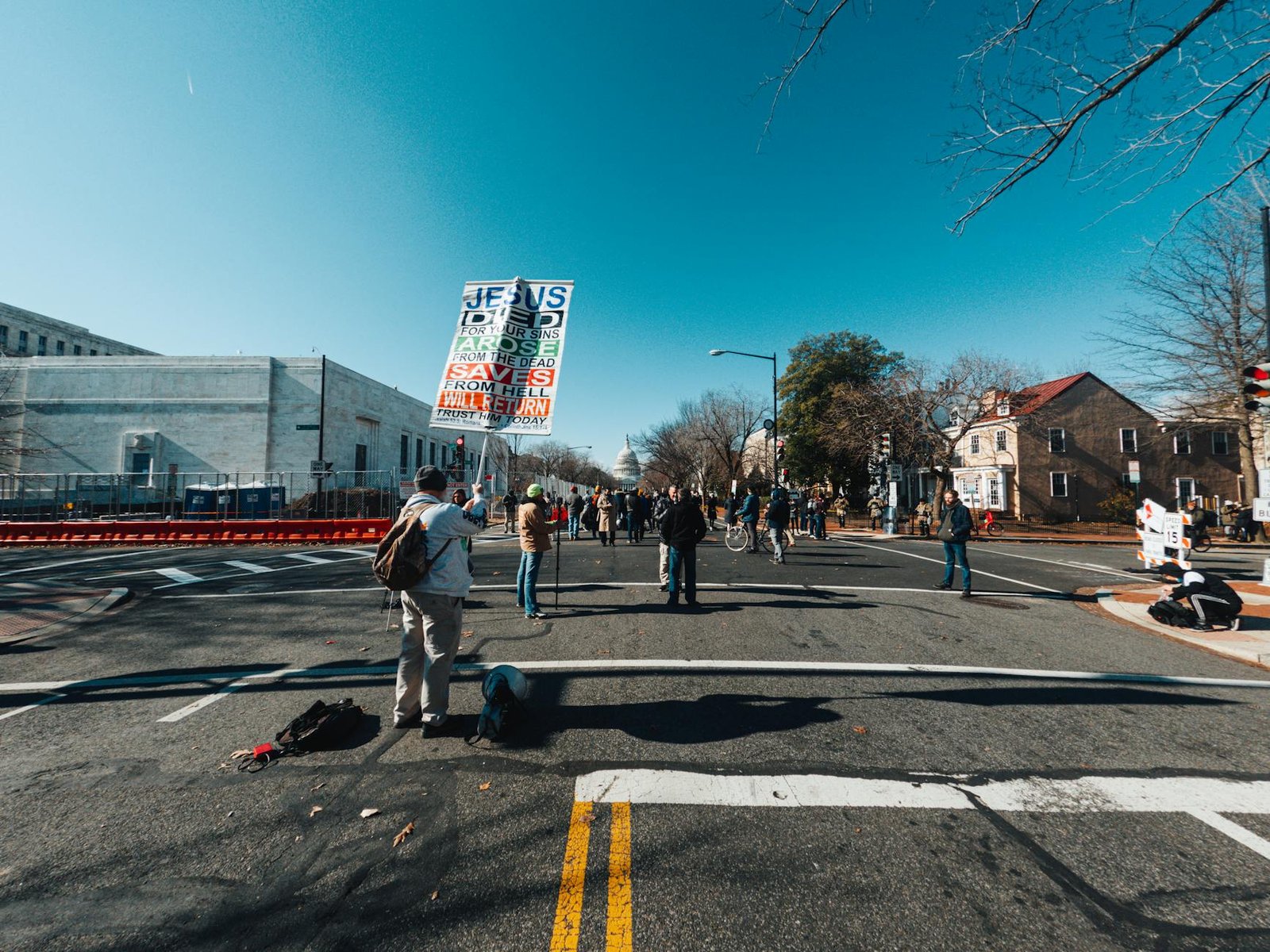 Tariff Turmoil: US Lawmakers Decry Trump's New 10% Global Levy