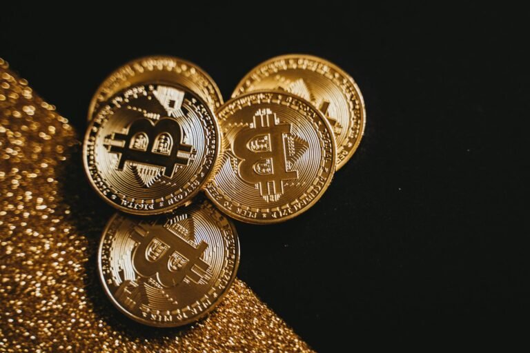 Crypto Capital Clash: Dragonfly Co-Founders Engage in Public Feud on X