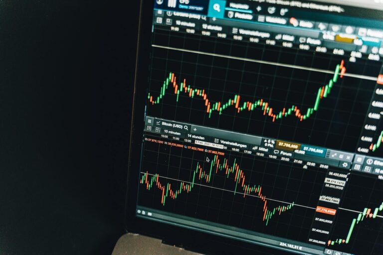 Bitcoin and Major Altcoins: Charting the Path Forward