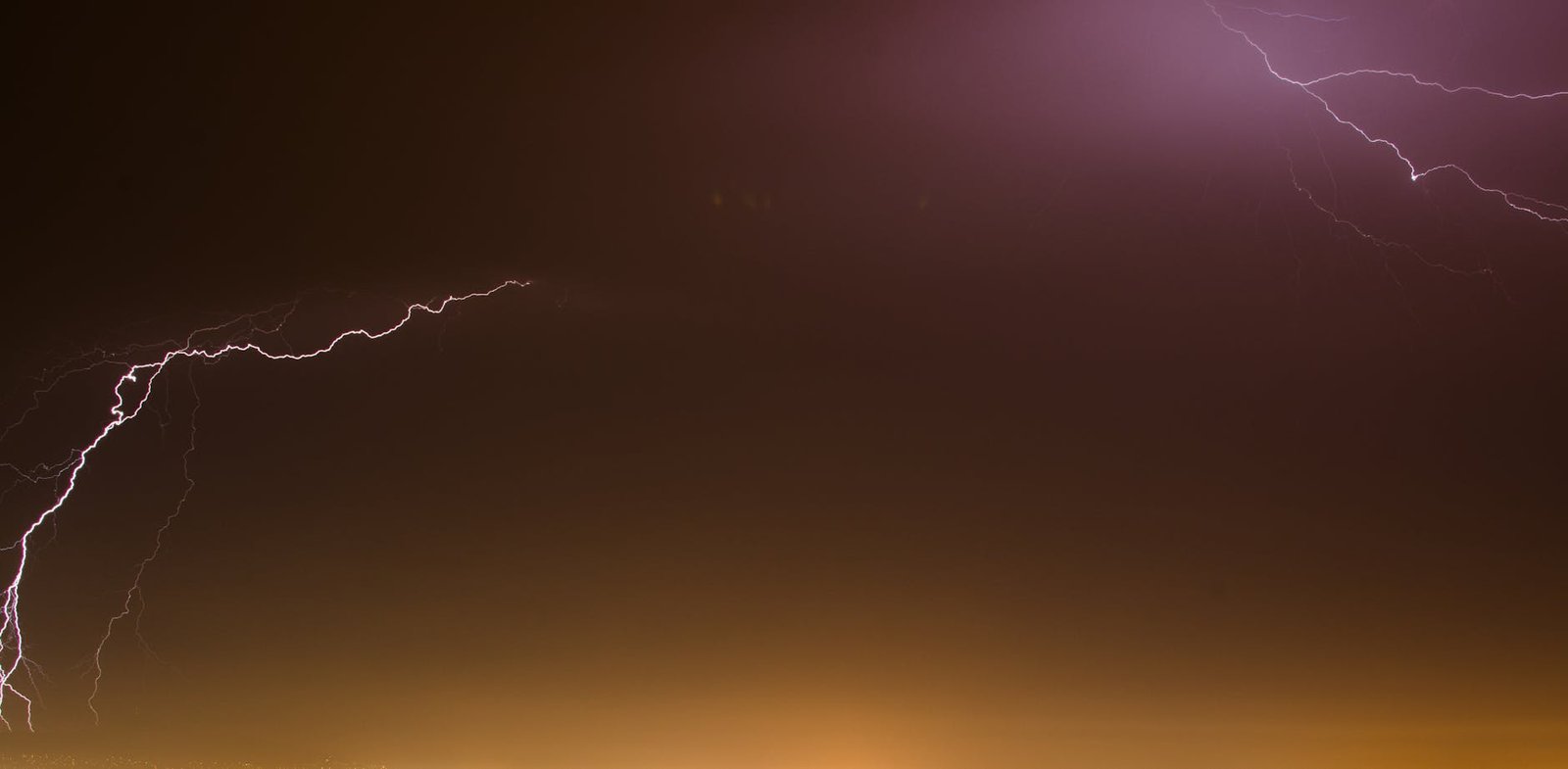 Oil-Linked Futures on Hyperliquid Surge as U.S.-Israel Strike on Iran Sparks Supply Concerns