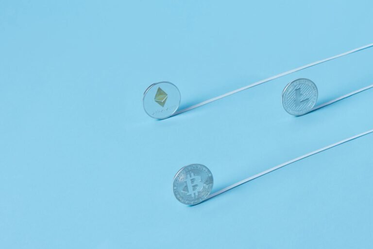 Bitcoin Treads Water as Altcoins Surge: What's Driving the Market Shift?