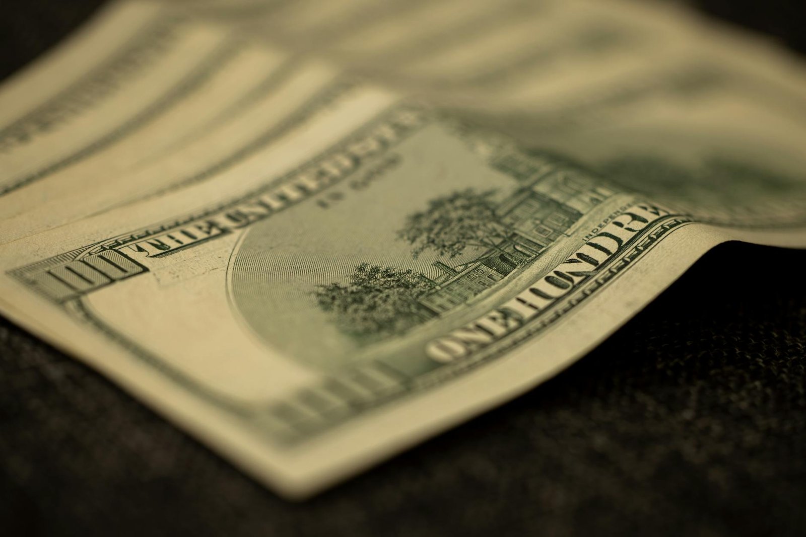 US Banking Giants Mull Legal Action Against OCC Over Crypto Charters