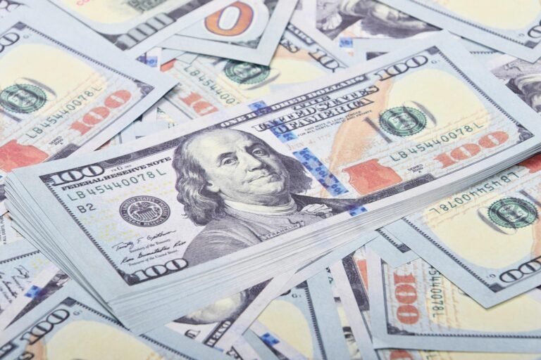 US Bank Lobby Weighs Legal Action Against OCC Over Crypto Banking Charters