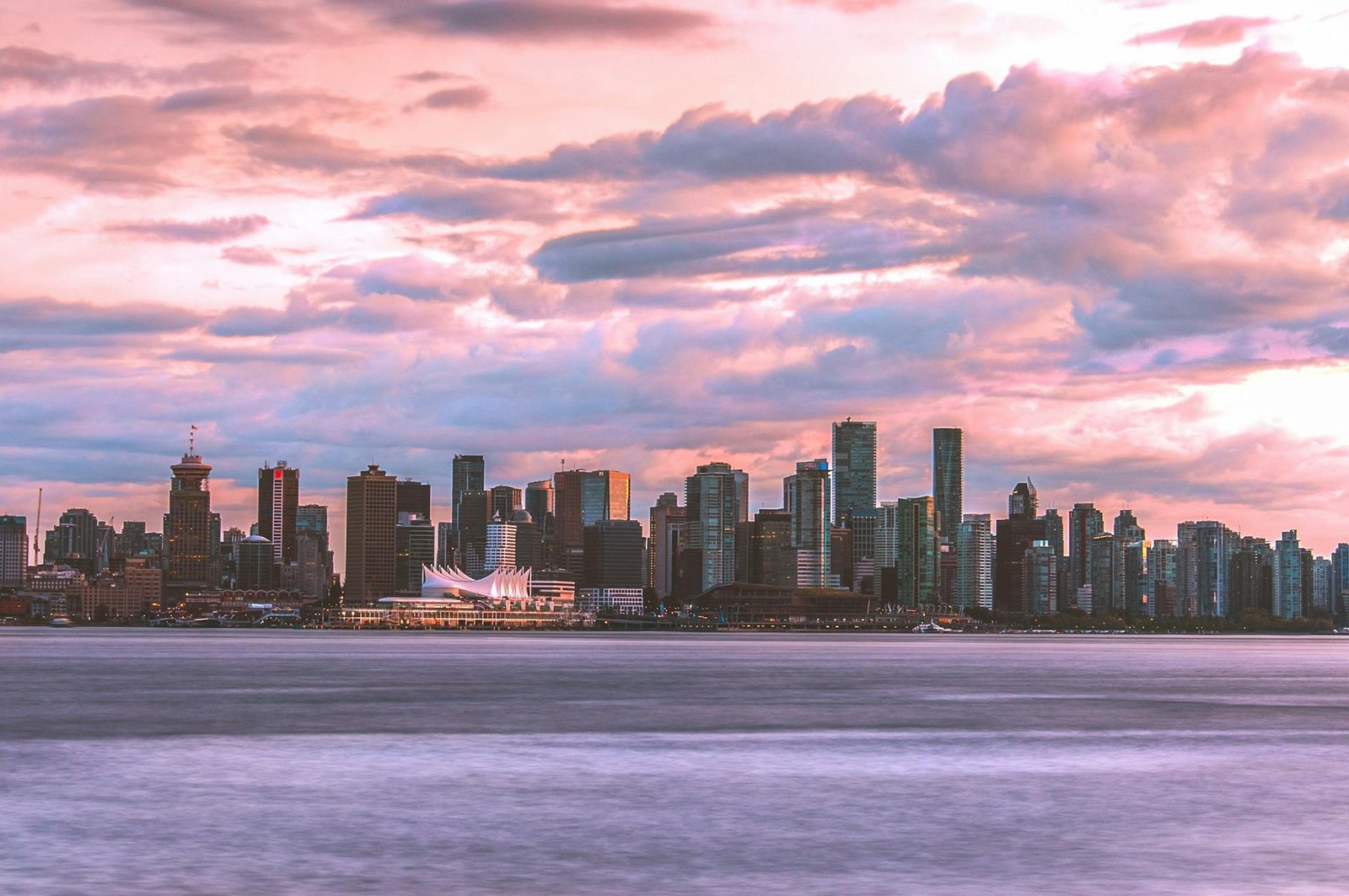 Vancouver Council Nixes Bitcoin Reserve Proposal: Staff Cites Charter Restrictions