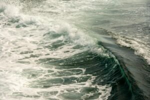 Aave Faces $27 Million Liquidation Surge After Oracle Price Glitch