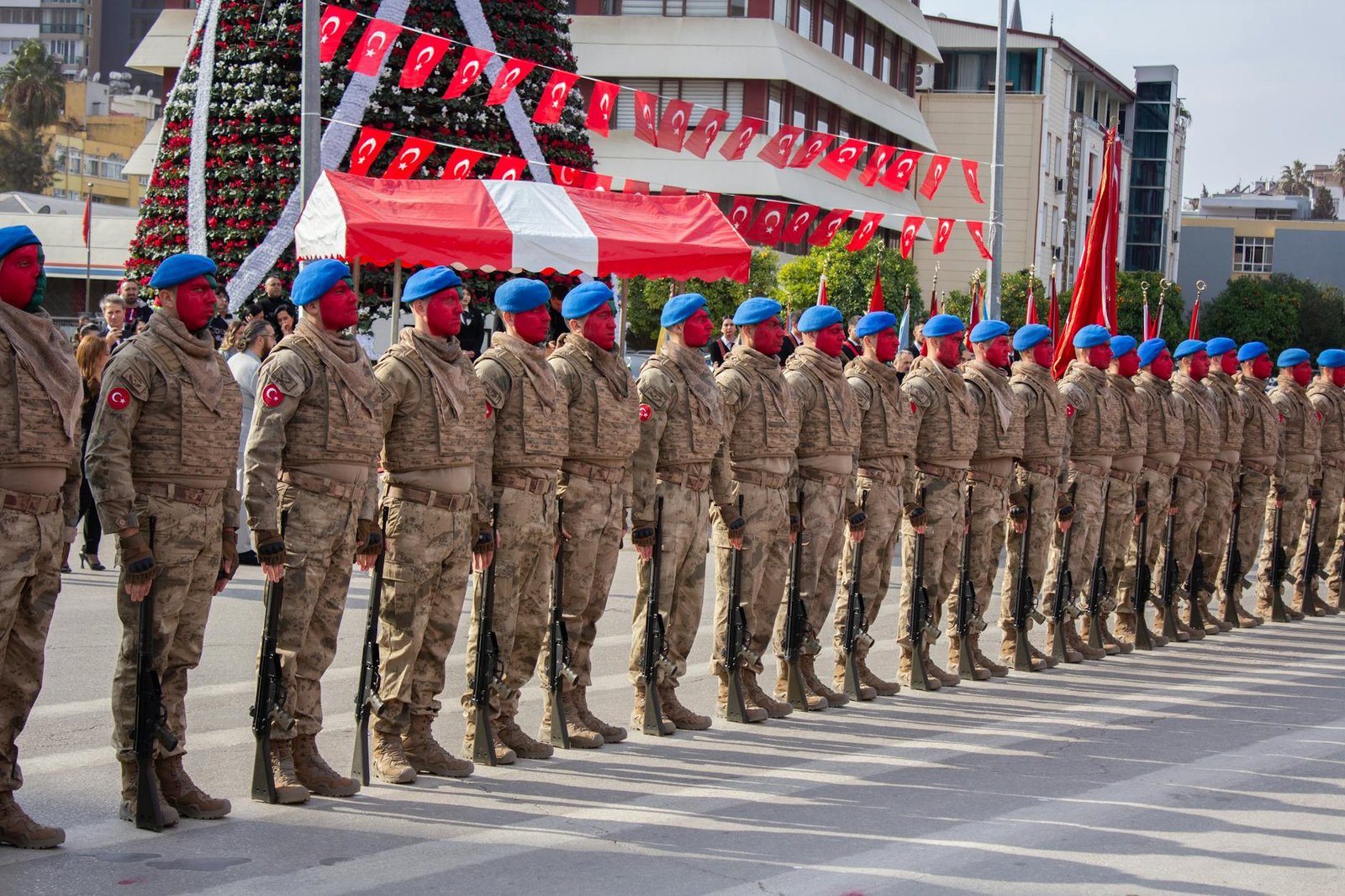 US Troops in Region Top 50,000 as Polymarket Gives 71% Odds Forces Enter Iran by April 30