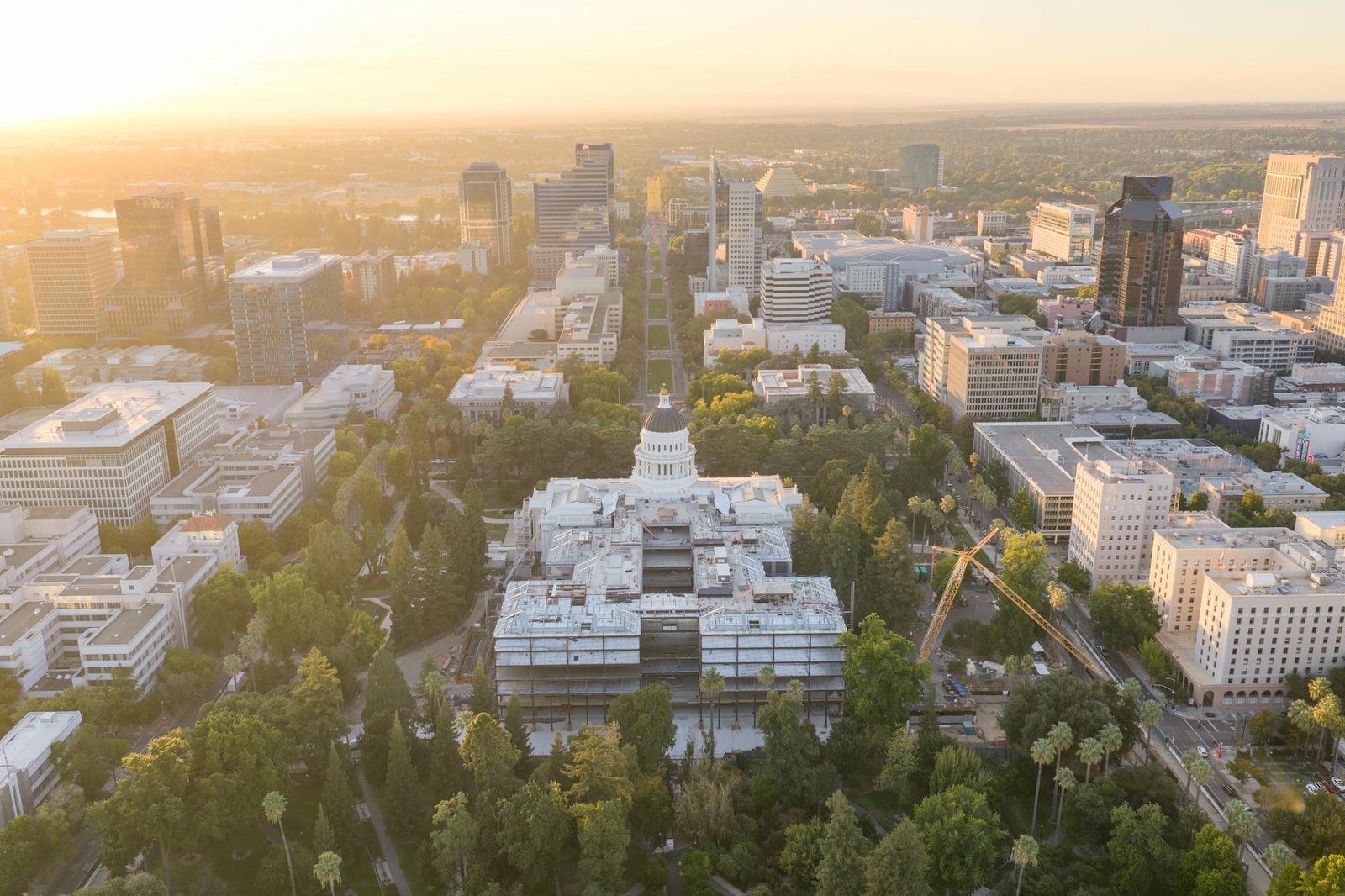 California governor signs order banning prediction market insider trading