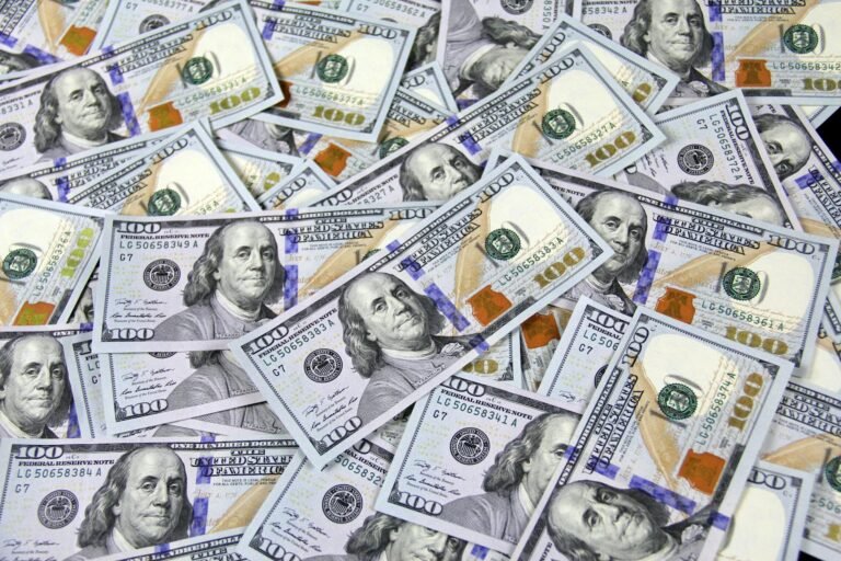 Latin America's Crypto Tightens: Paraguay Introduces Stricter Reporting, Argentina Halts Peso Stablecoin
