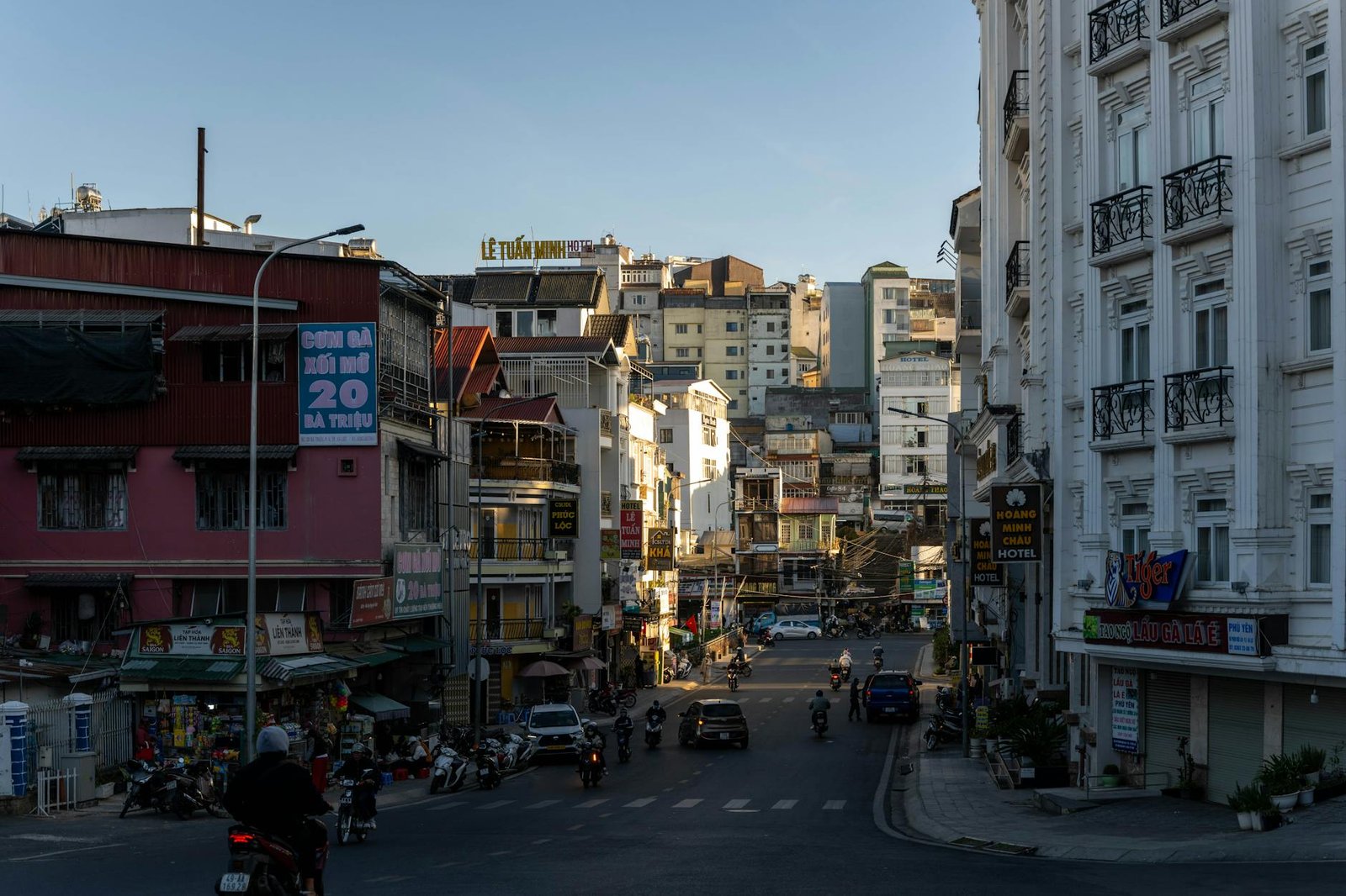 DAO Governance Platform Tally Shuts Down: CEO Blames Easing Crypto Regulations