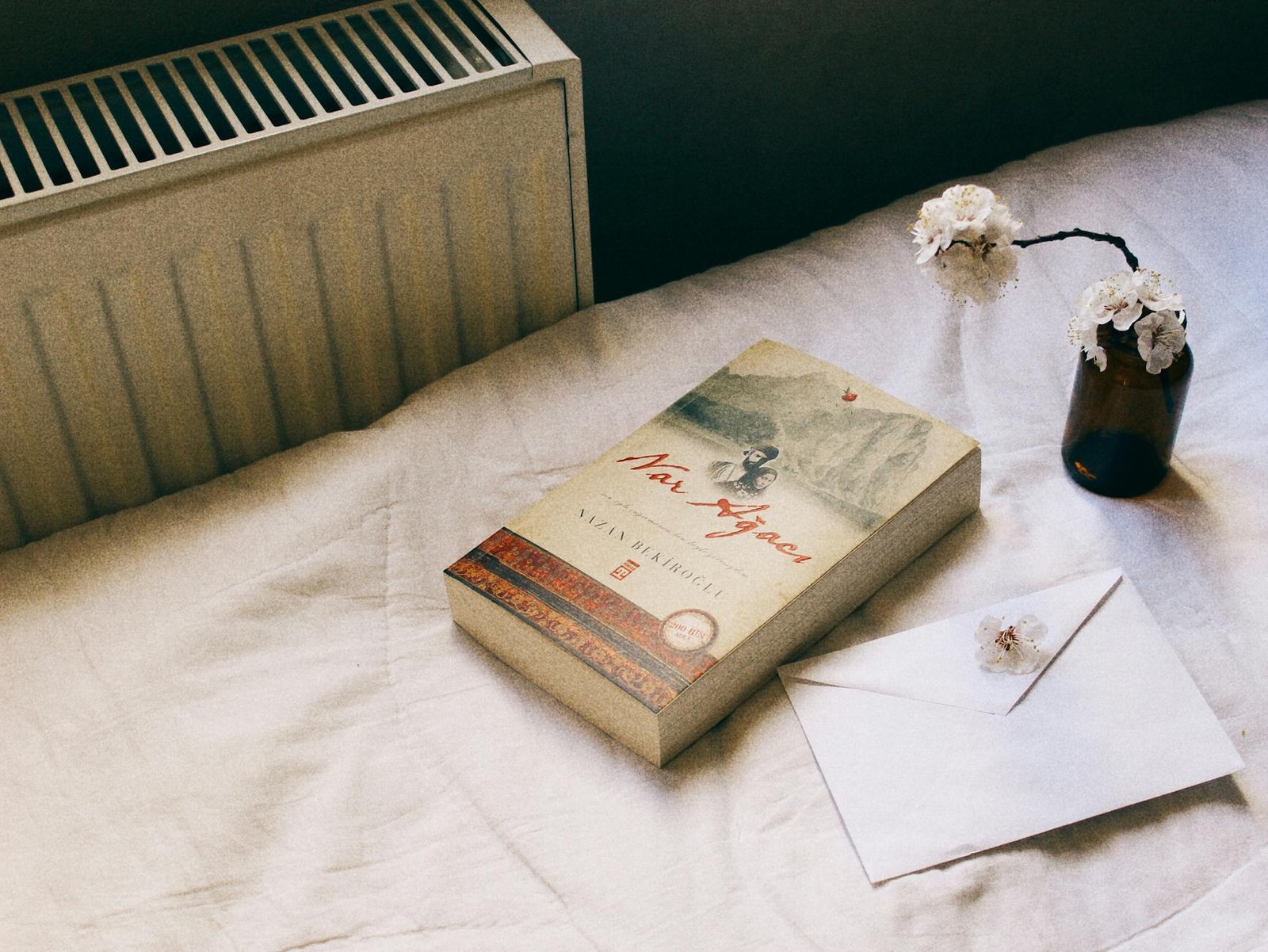 Saylor's Bitcoin Bet: MicroStrategy's Relentless Accumulation Signals Institutional Confidence