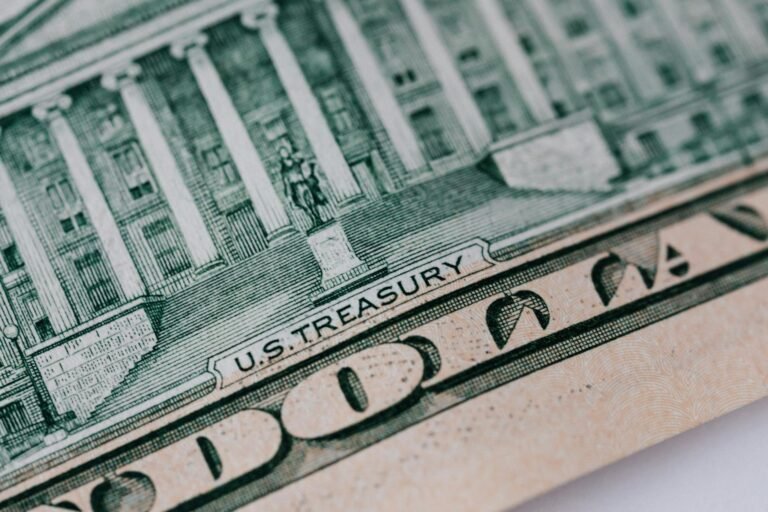 Why big banks are snubbing open ledgers to build their own private blockchains