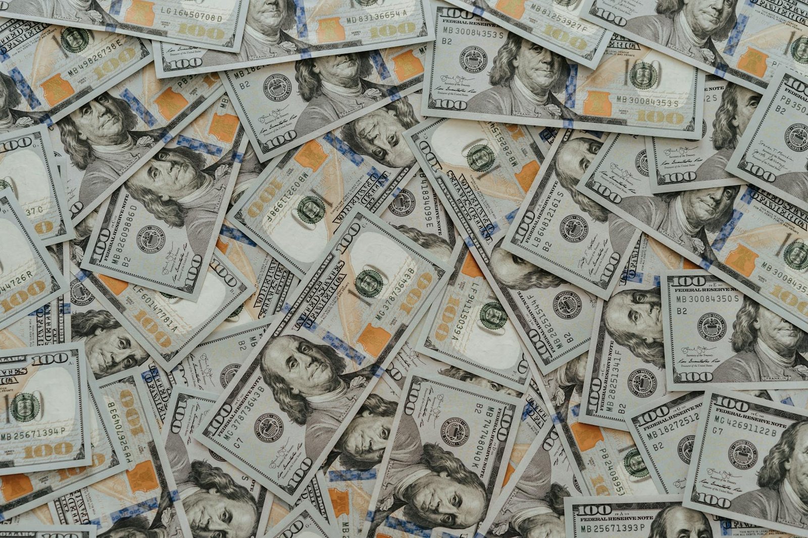 Investors yank $171 million from bitcoin ETFs in largest single-day outflow in three weeks