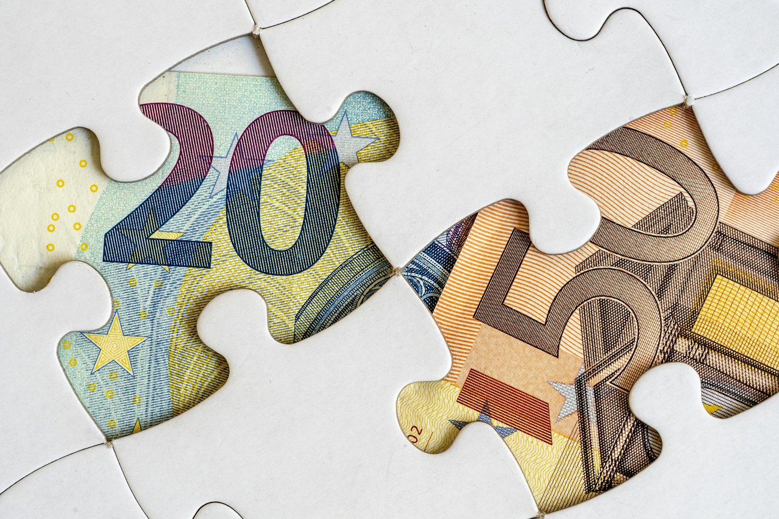 Why 12 European banks are teaming up to save the euro from digital dollarization