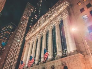 Wall Street moves benchmarks onchain as S&P tokenizes Treasury index