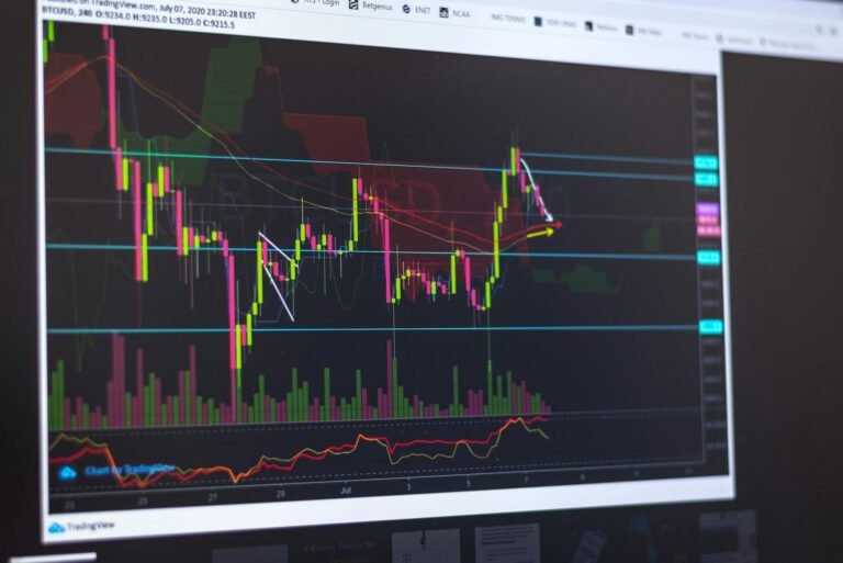 Bitcoin Soars as Trump Pauses Iran Strikes, Market Liquidity Tests $72K Resistance