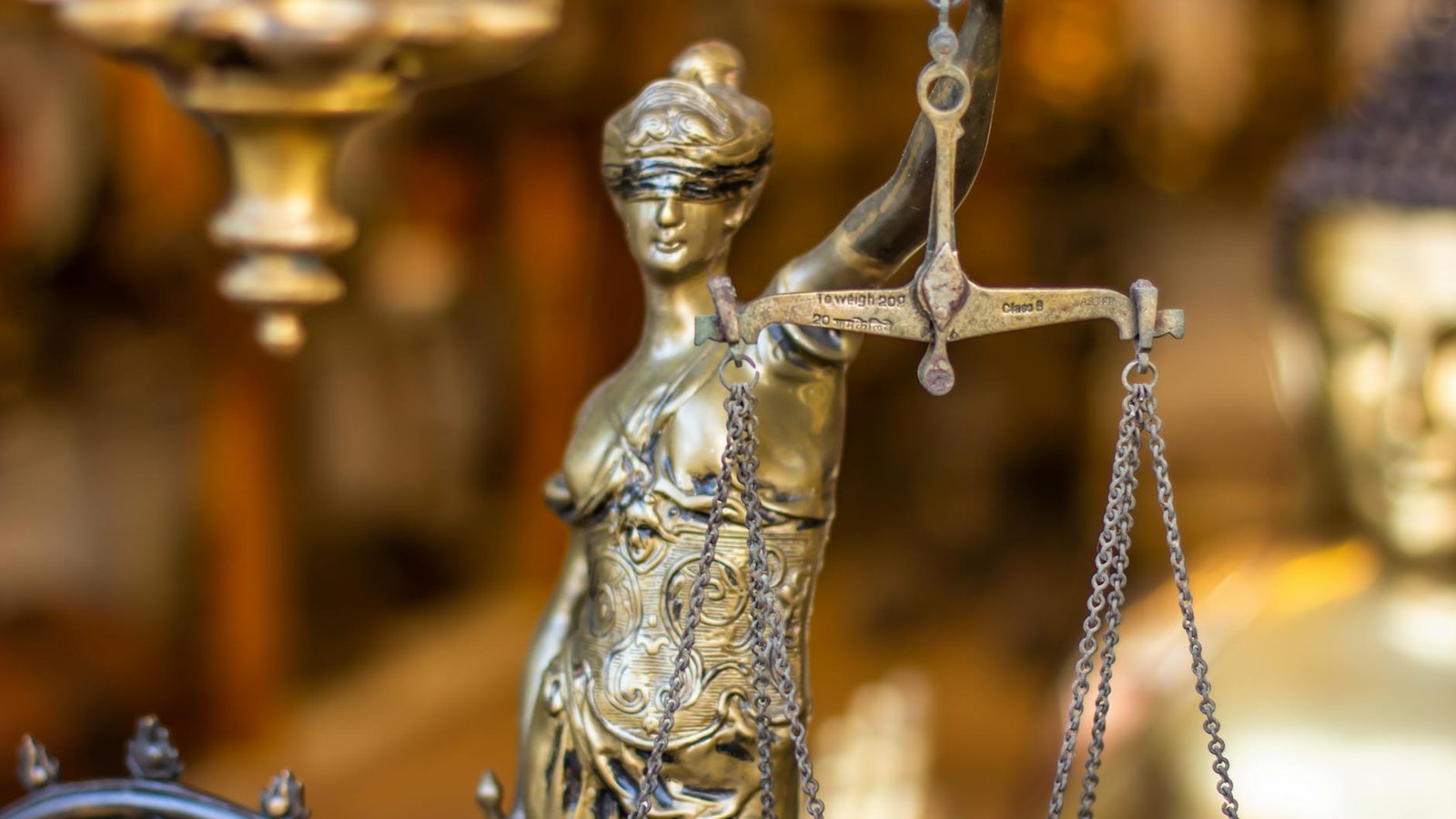 Coinbase Executives Face New Shareholder Lawsuit Over Compliance Failures