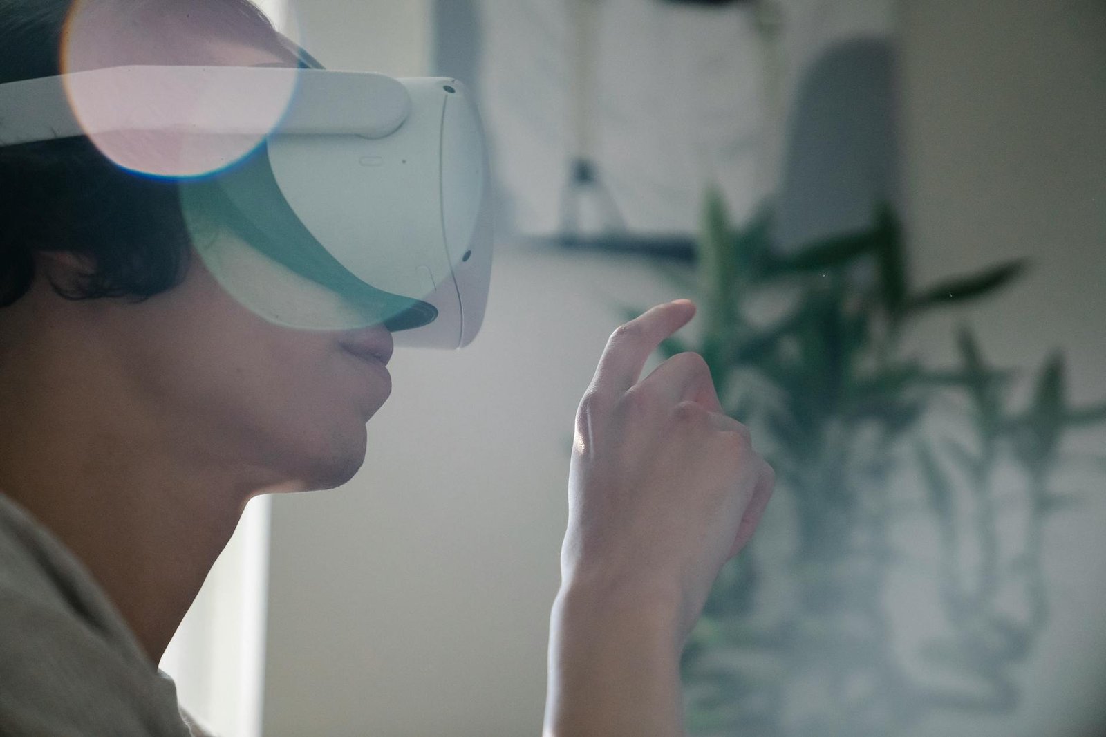 Meta Reimagines Metaverse: Mobile Takes the Lead