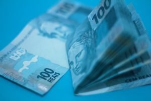 BNB Faces Consolidation: $730 Pump or $600 Drop?
