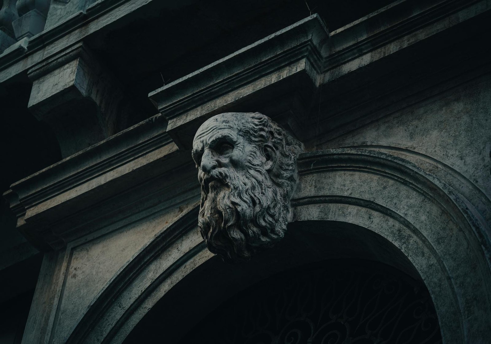 Trump’s ‘Stone Age’ Rhetoric Triggers $440M Crypto Wipeout as Bitcoin Slips Below $66,000