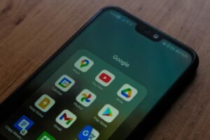 Scammers use Gmail dot alias trick to spoof Robinhood in phishing scam