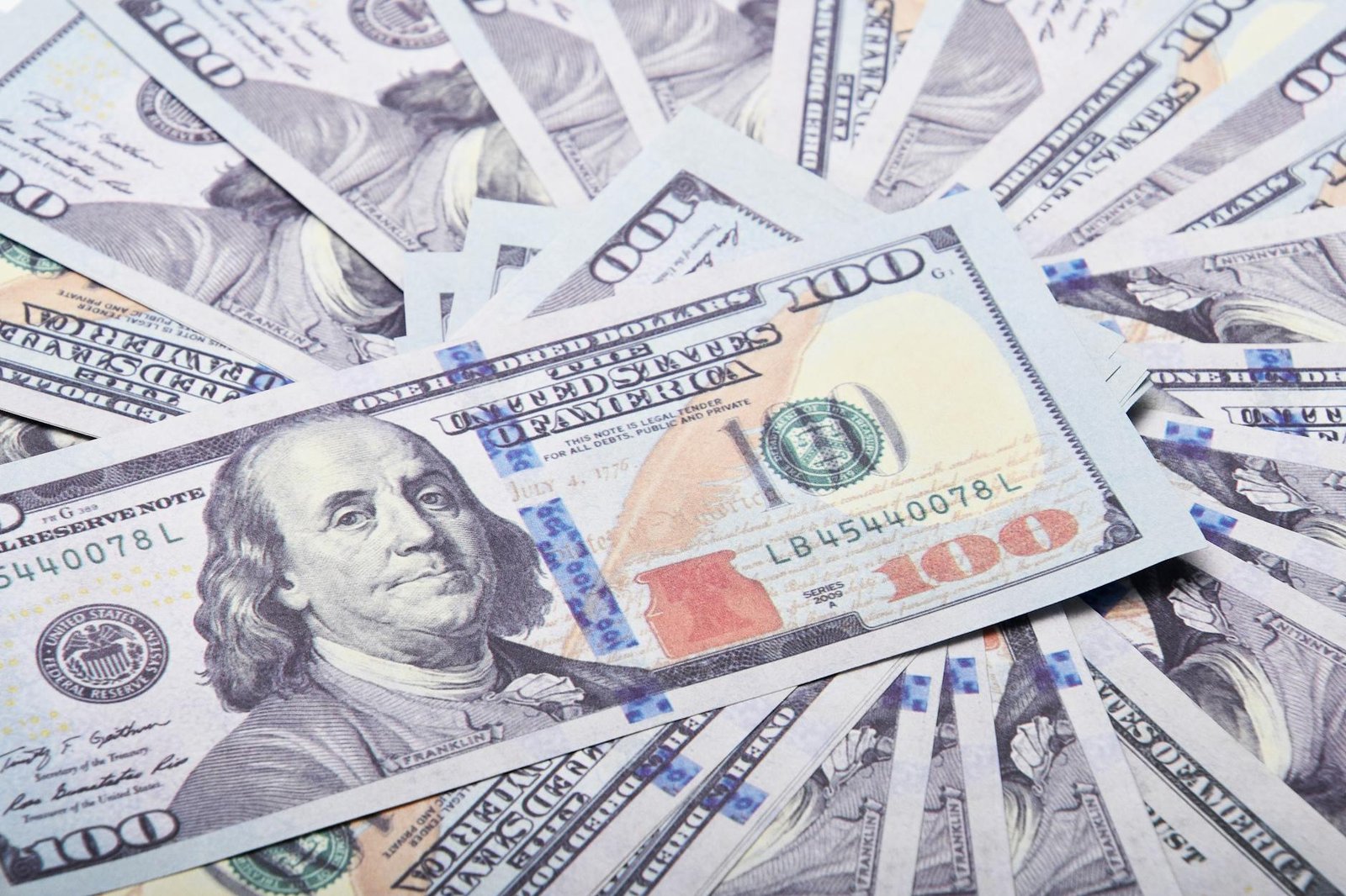 Economist Proposes National USD Stablecoin to Eliminate Currency Controls in Venezuela