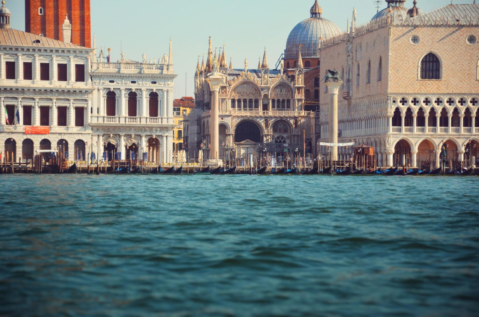 ETH, SOL, DOGE slide as Bitcoin fails to break $73,000 for the third time since the ceasefire