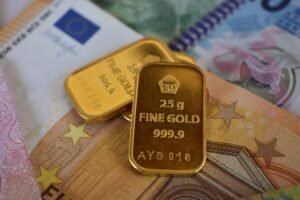 Gold Gains Fourth Straight Week Amid Fed Rate Cut Signals and Middle East Truce in Focus