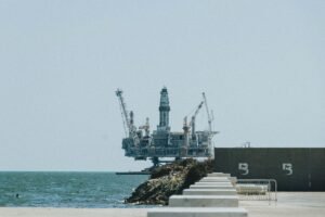Brent Crude Climbs Above $115 as Trump Signals Longer Iran Naval Blockade