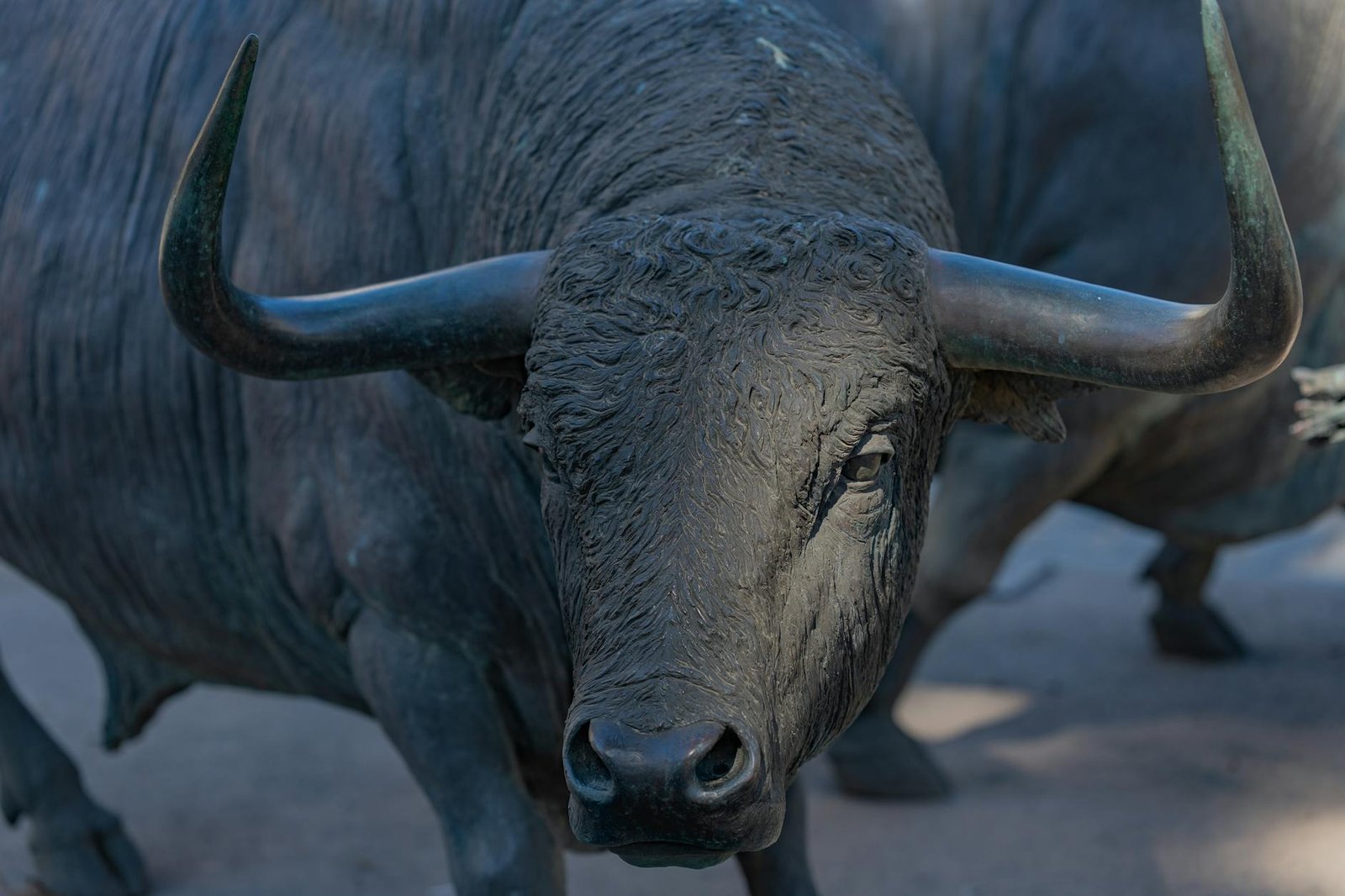 Seasonal trends favor bulls even as bitcoin ends April in a defensive mood