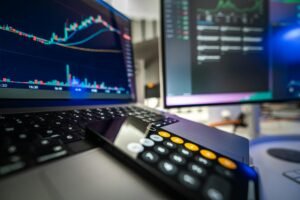 Report: Stablecoin Yield Fight Nears Resolution as Tillis, Alsobrooks Finalize Draft Language