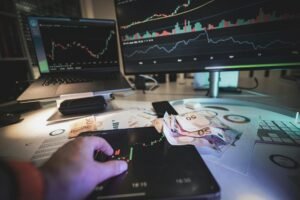 Hyperliquid Price Prediction: HYPE Experiencing Major Slash – Time to Buy?