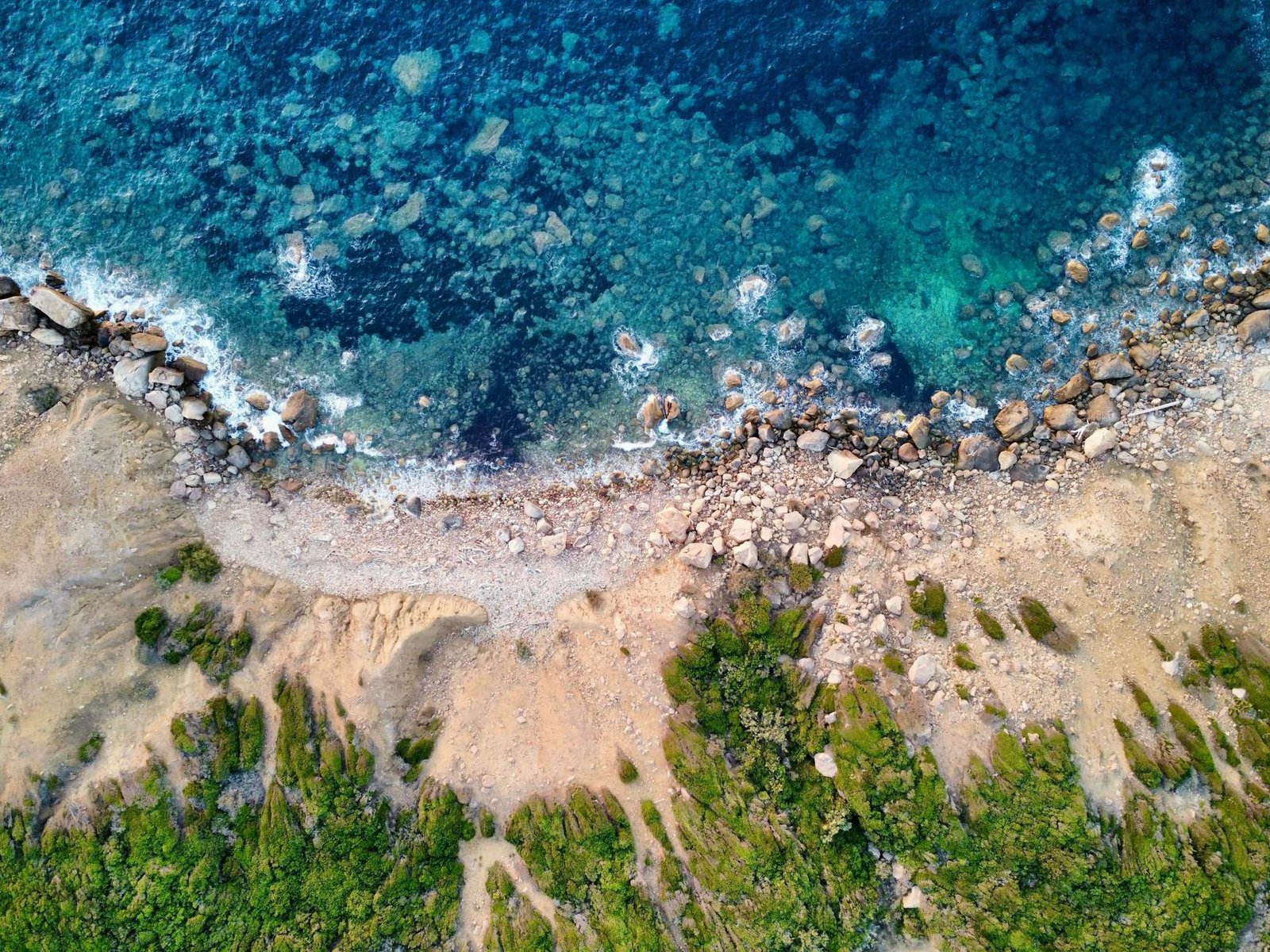 Kelp DAO Loses $293M in Bridge Exploit, Leaving Aave With Over $200M in Bad Debt