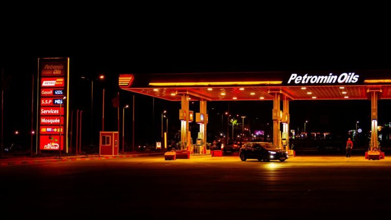 Colombia’s Petro Forced to Seek Congressional Approval for Gambling VAT After Courts Block Emergency Decrees