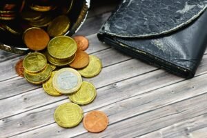 MiCA has made euro stablecoins safe but weak, new report argues