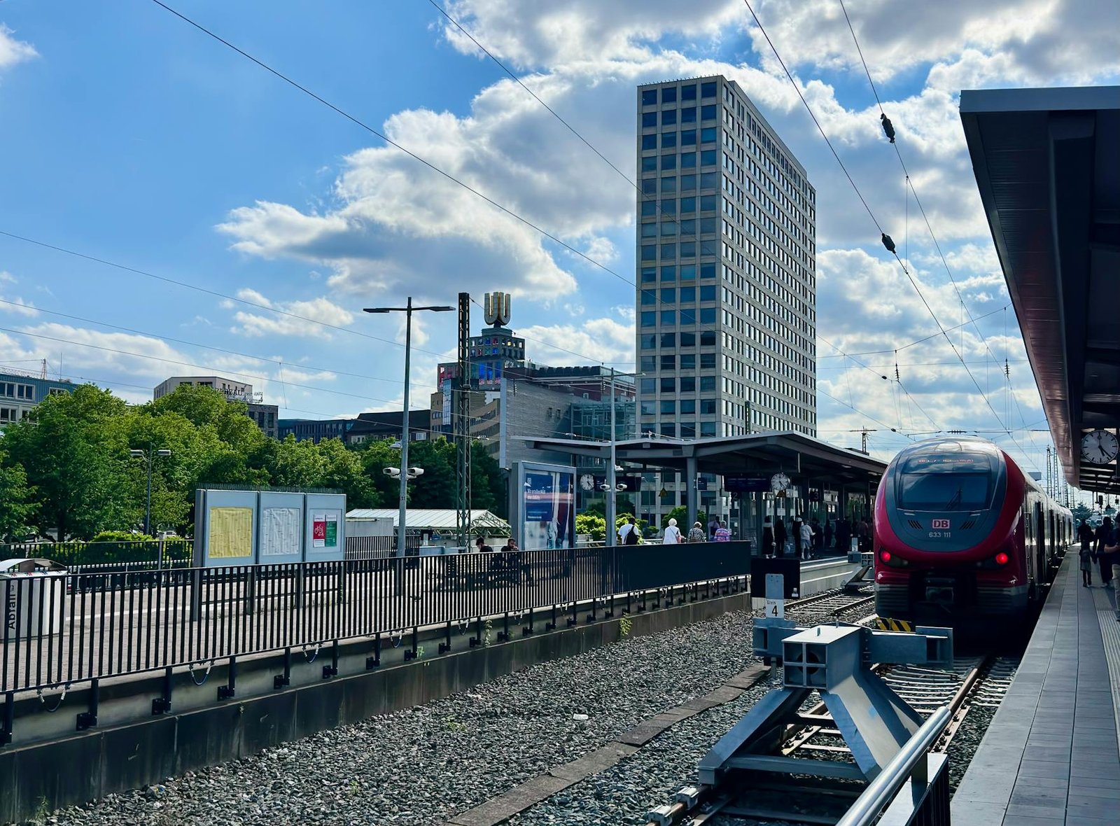 Deutsche Börse takes 1.5% stake in crypto exchange Kraken for $200 million