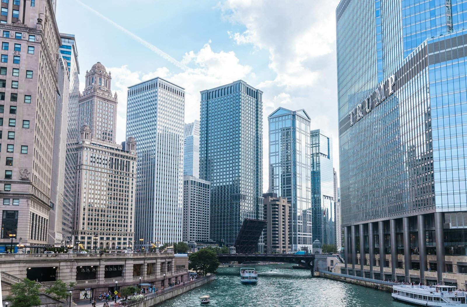 Illinois Governor Bars State Employees From Insider Bets on Prediction Markets