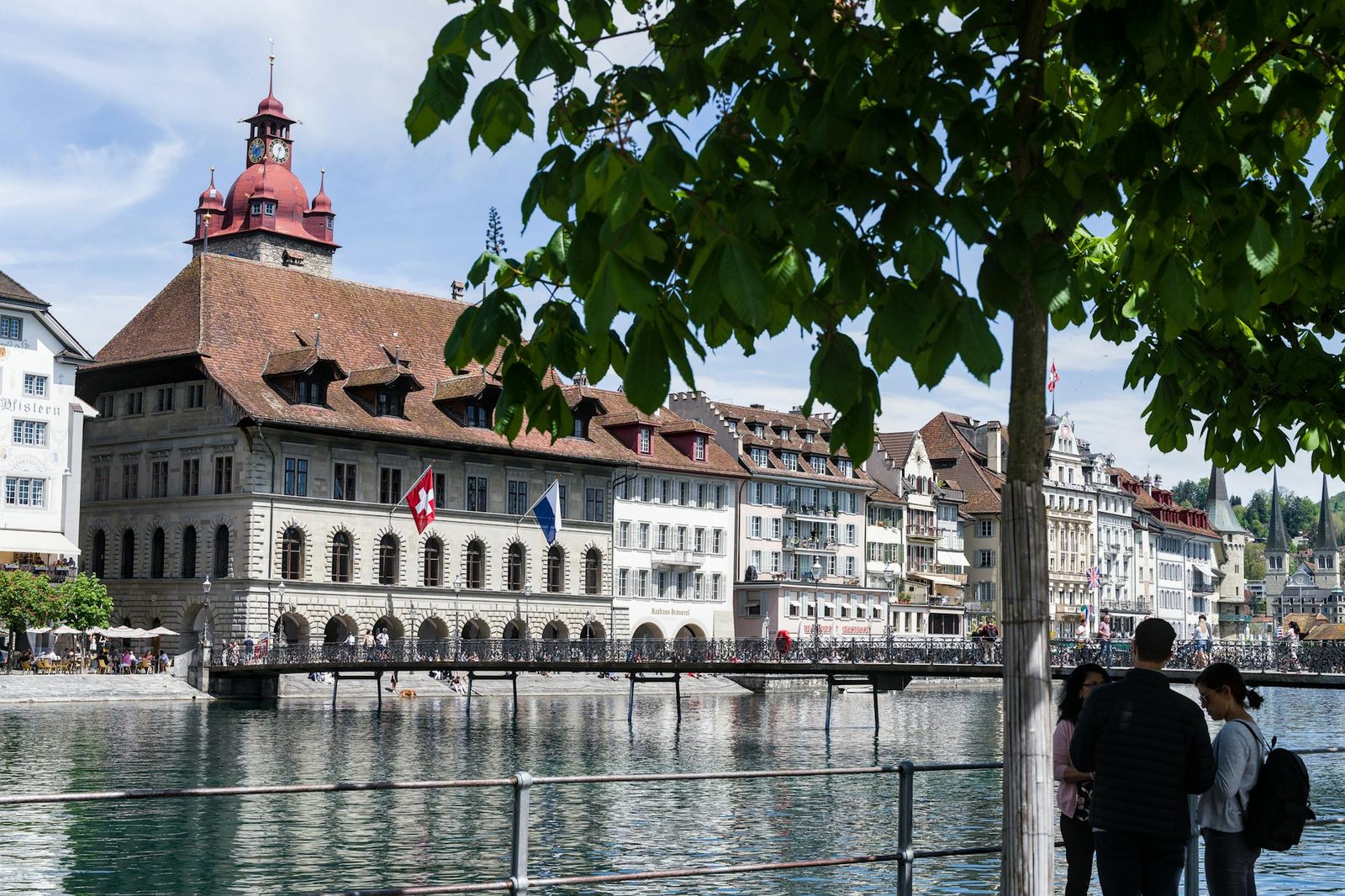 Six Swiss banks join forces to build a unified digital franc