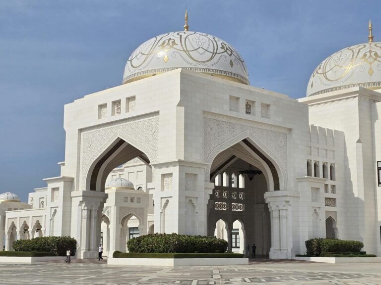 UAE Quits OPEC After 59 Years, BTC Slides Below $76K Amid Hormuz Supply Shock