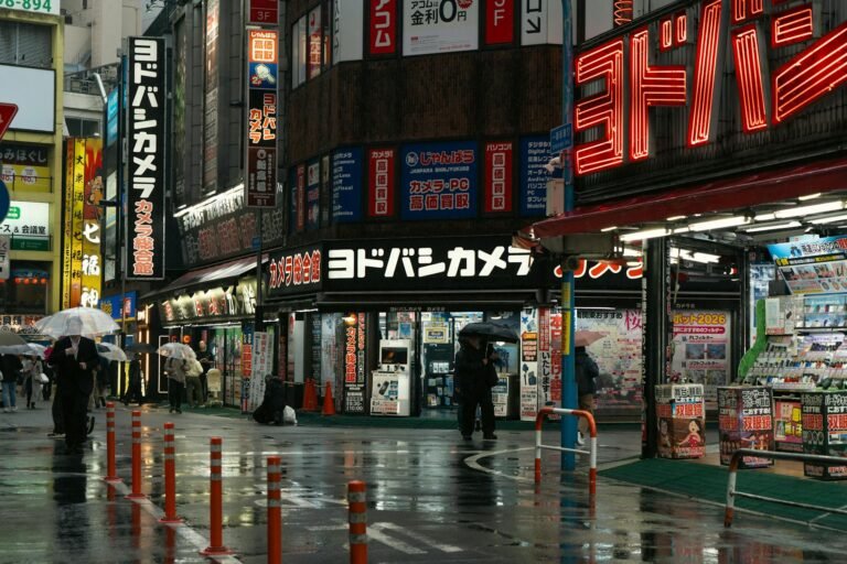 Memecore Drops 15.9% to $3.43 as $830M Wipeout Pushes It out of Top 20