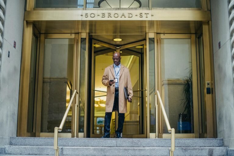 Charles Schwab to Launch Spot Bitcoin Trading for Retail Clients