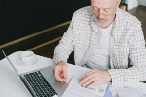 Canadian Pension Giant Grabs 1.38M MSTR Shares Worth $219M