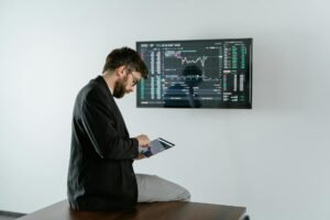 Onchain Analysts Flag Justin Sun-Linked Wallet’s 274 Million USDT Exit From Aave Minutes After rsETH Freeze