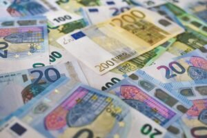 ECB signs standards deals to cut digital euro integration costs