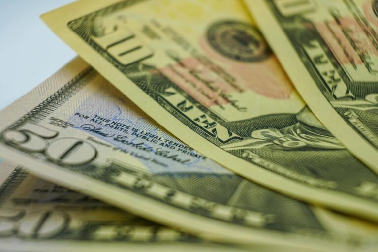 March US Inflation Rises 0.9% to 3.3% Led by Energy Prices