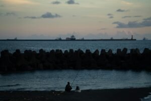 Hormuz Blockade Sends Japan’s 10-Year Bond Yield to 25-Year High