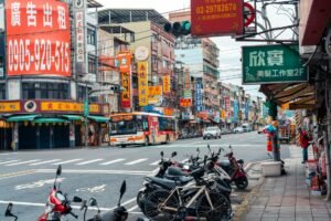 Tom Lee predicts supercycle amid Bitmine’s largest Ethereum buy in 2026