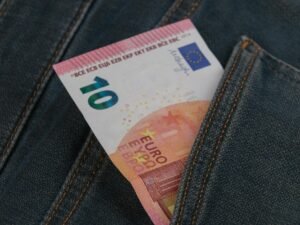 EUR-Denominated Stablecoins Surge 12-Fold as European Banks Scale MiCA-Compliant Assets